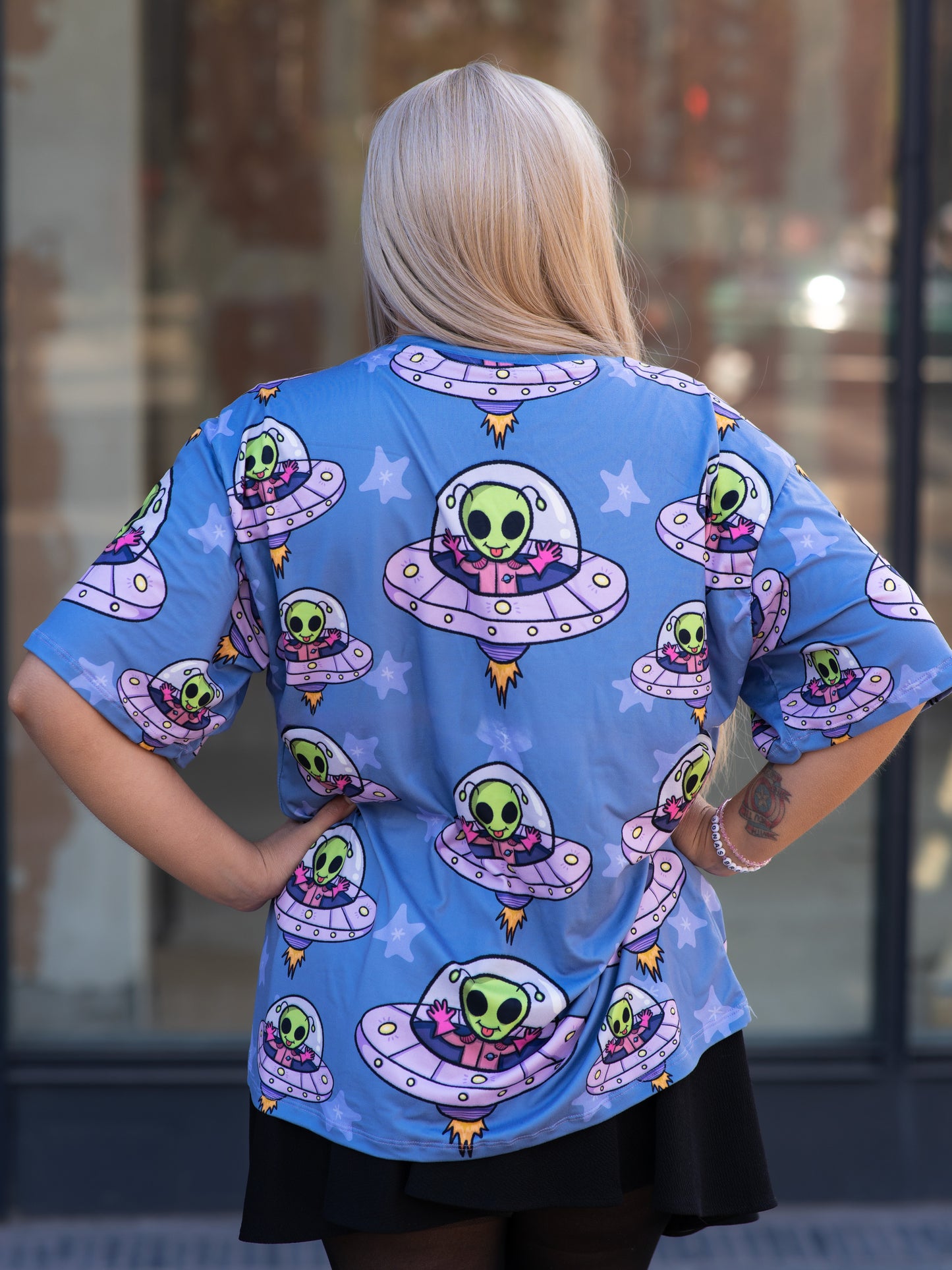 Polera oversize outer space